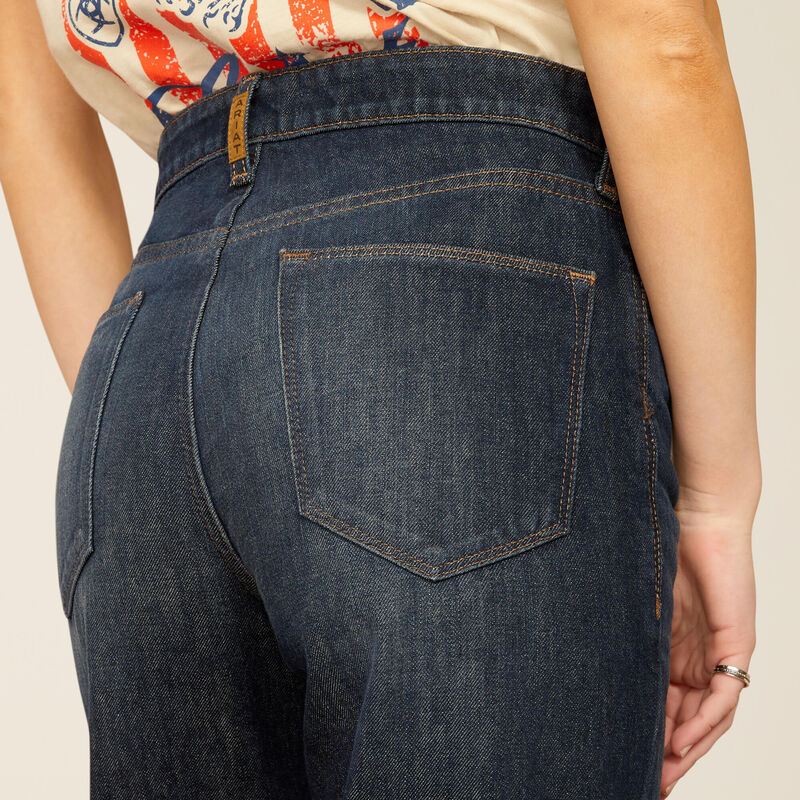 back pockets of women's jeans